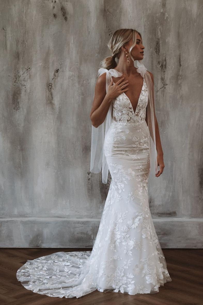 Bohemian Lace Wedding Dress